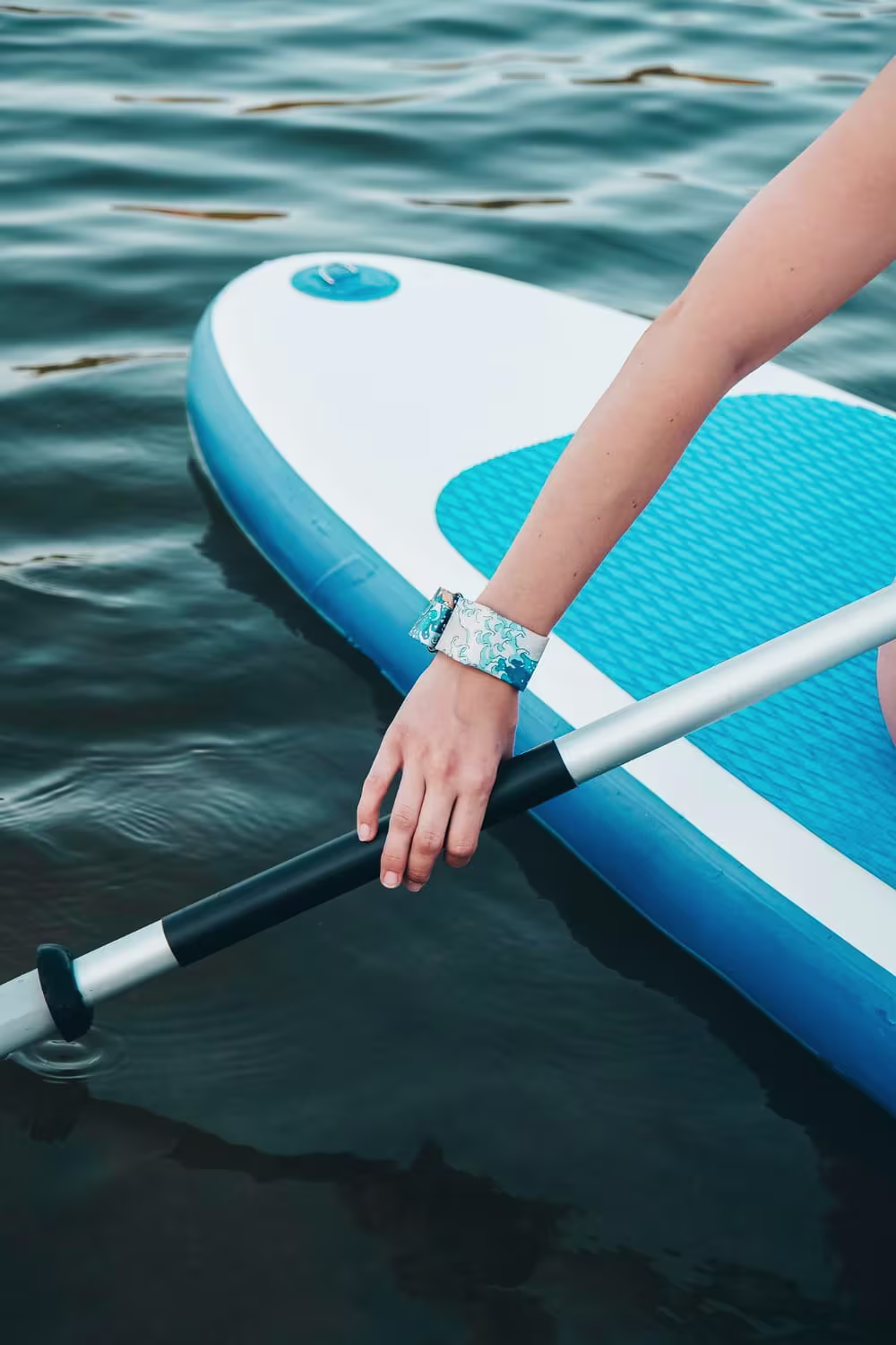 Paddleboard na rybníku
